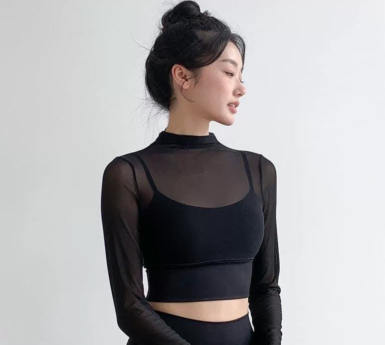 Terra Seamless Top with Inbuilt Bra In Black