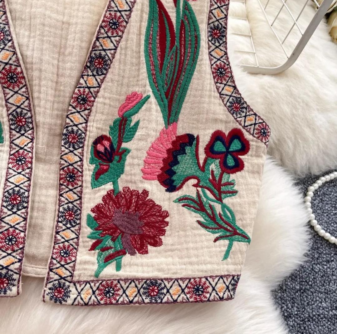 Cari Statement Vest Top In Beige