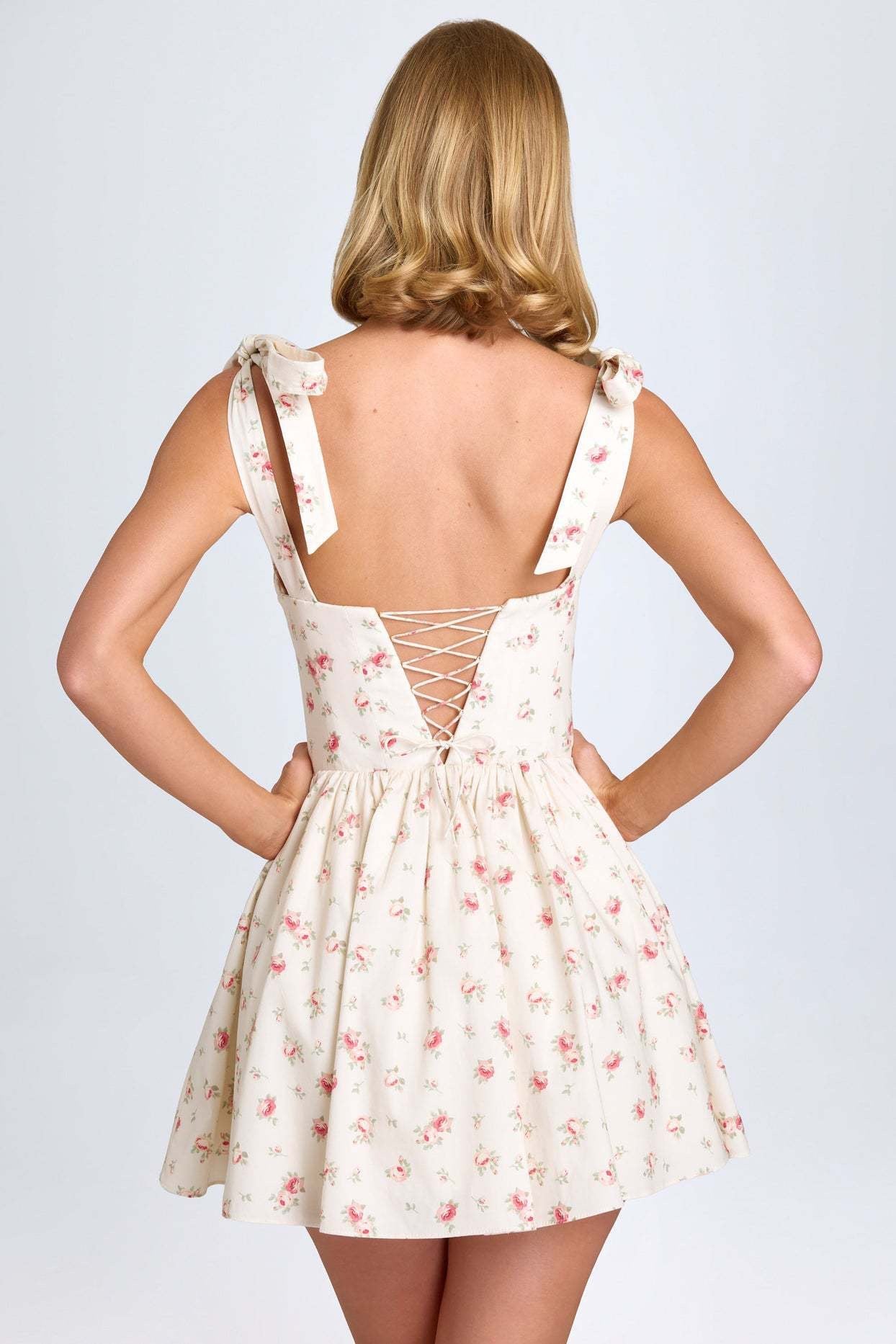 Kairos Floral Summer Mini Dress In Peach