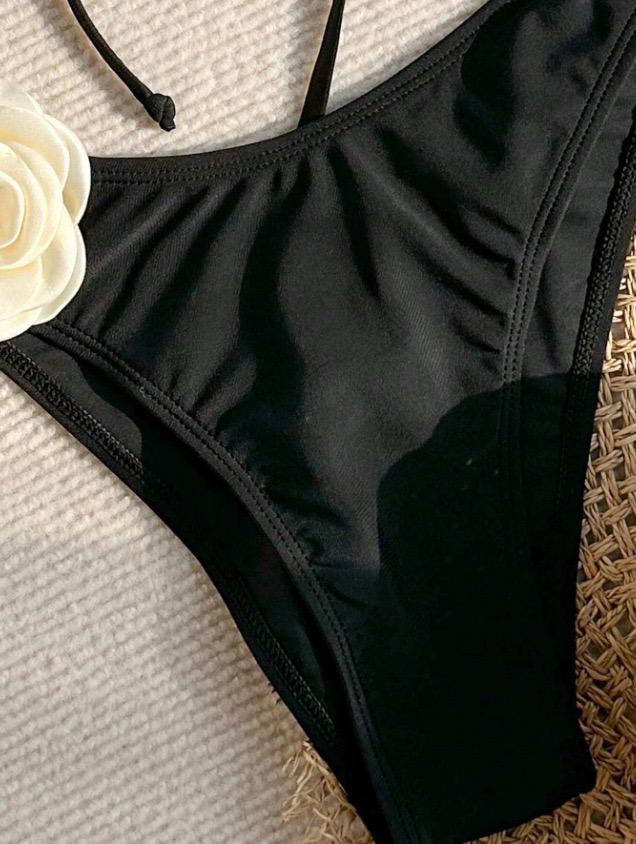 Meloe Rosette Summer Bikini In Black