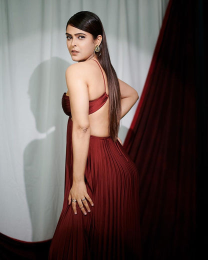 Hay Luxe Pleated Flowy Maxi Dress In Maroon