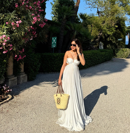 Hay Luxe Pleated Flowy Maxi Dress In Black