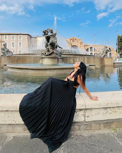 Hay Luxe Pleated Flowy Maxi Dress In Black