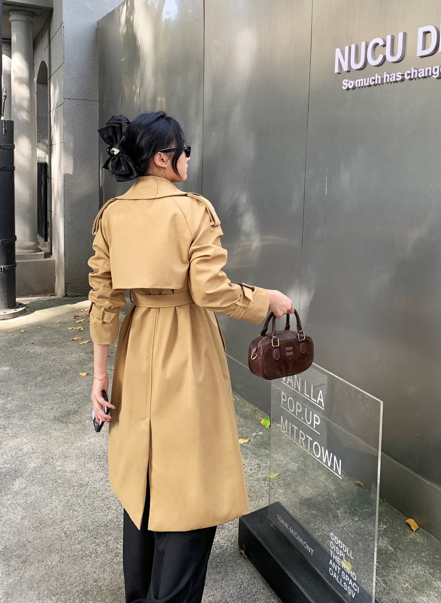 Essie Statement Premium Trenchcoat In Khaki