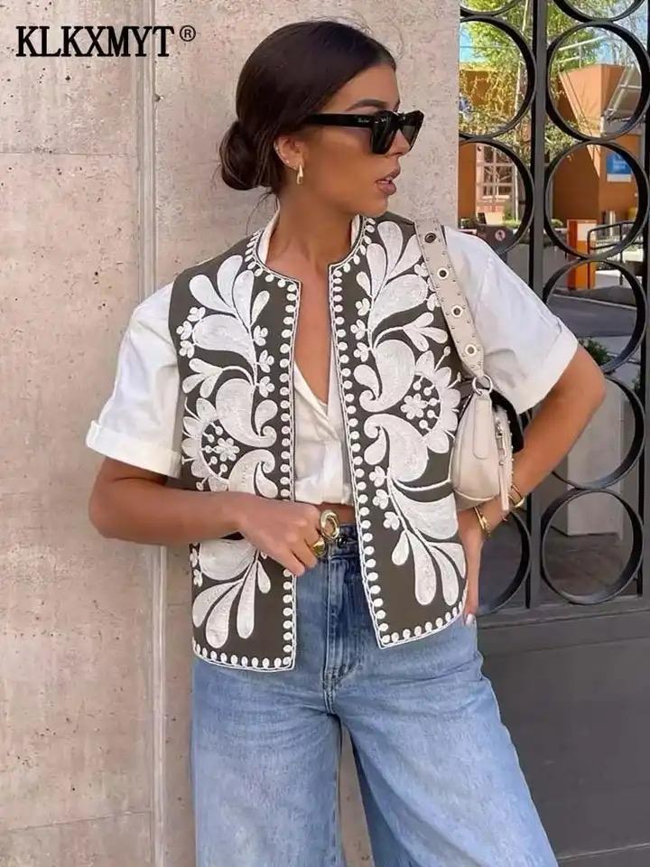 Lore Embroidered Vest Summer Top