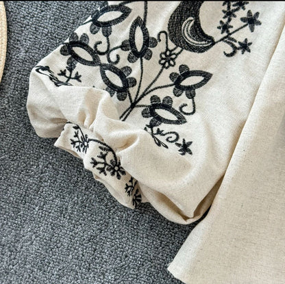 Teo  Embroidered Summer Top In Beige